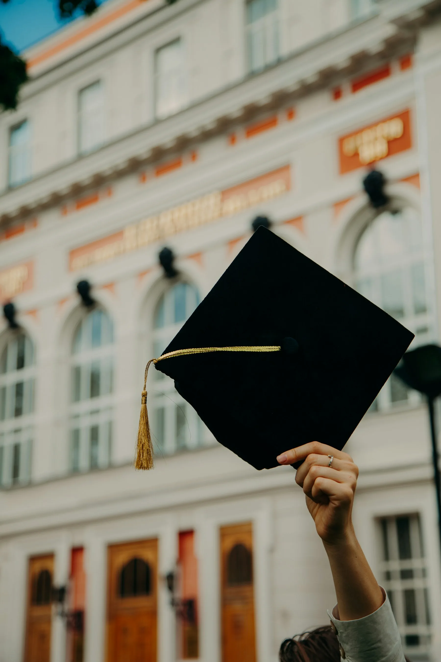 graduate with family photo synced automatically to Picaggo